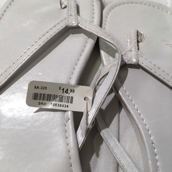 Ardene White Flip Flops - Picture 2 of 8